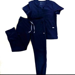 FIGS Navy Blue Women's Scrub Set: Medium EXCELLENT Condition